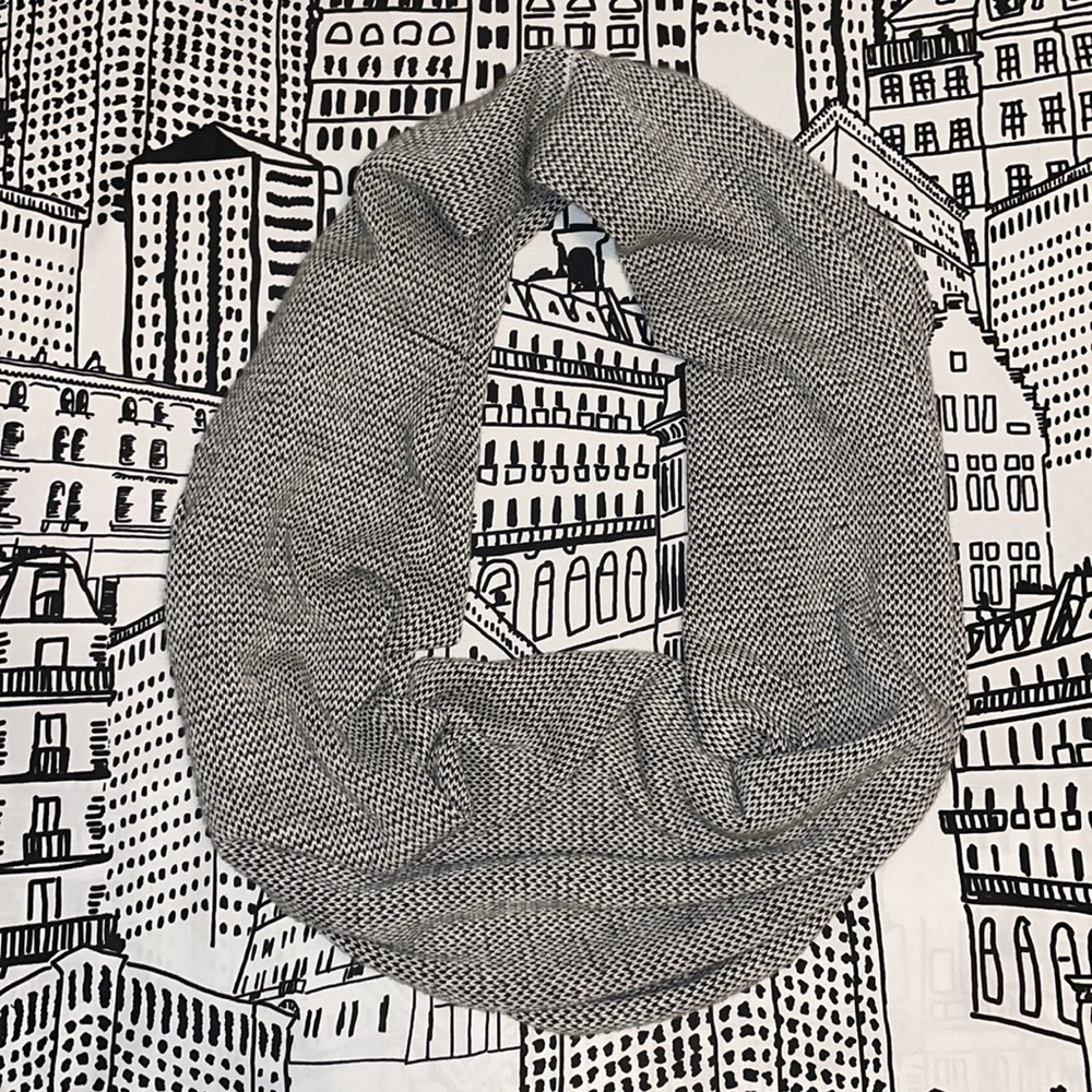 BW Scaled Infinity Scarf